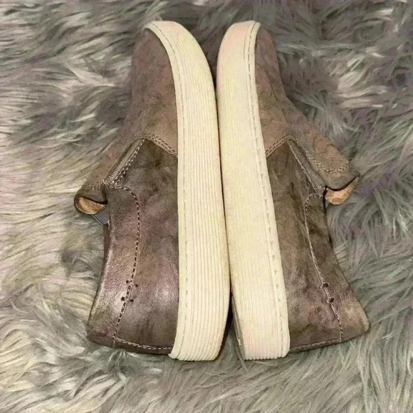 Sofft Somers lll Textured Reptile Print Slip On Flats Sneakers Size 7.5 - Picture 3 of 8